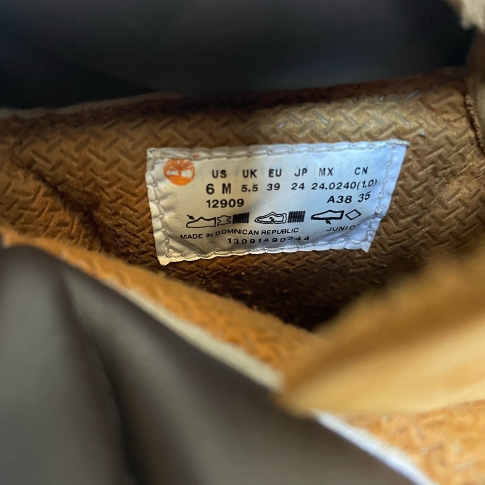 Authentic timbs - Picture 3 of 4
